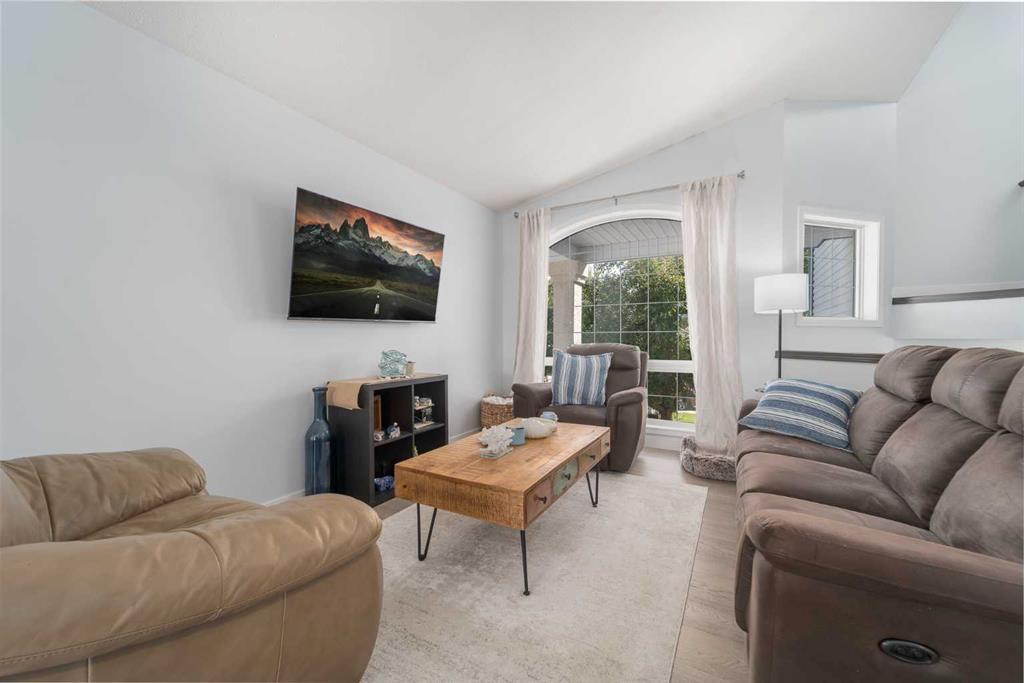 Picture for 14 Heritage Circle W https://www.cirrealty.ca/reb/ldar/9/A2266549_13.jpg