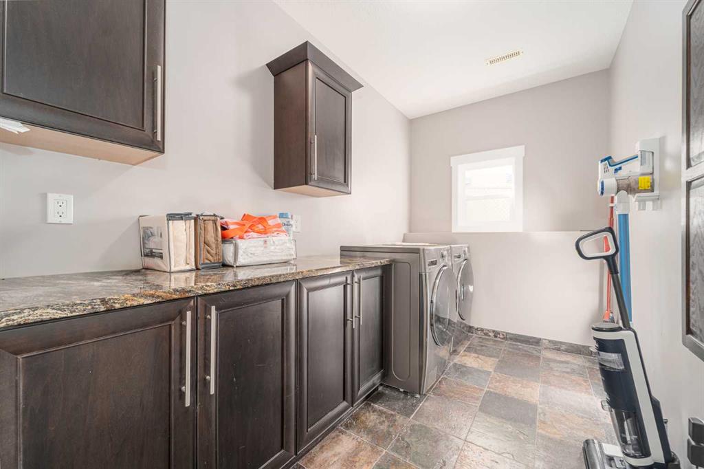 Picture for 14 Heritage Circle W https://www.cirrealty.ca/reb/ldar/9/A2266549_34.jpg