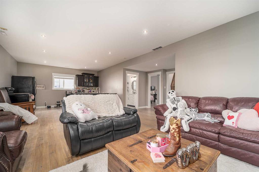 Picture for 14 Heritage Circle W https://www.cirrealty.ca/reb/ldar/9/A2266549_39.jpg