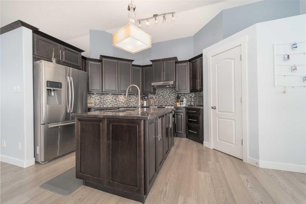 Picture for 14 Heritage Circle W https://www.cirrealty.ca/reb/ldar/9/A2266549_7.jpg