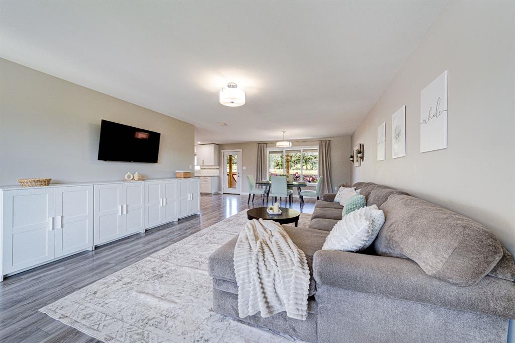 Picture for 2938 214   https://www.cirrealty.ca/reb/ldar/9/A2267019_11.jpg