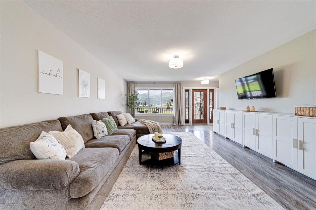 Picture for 2938 214   https://www.cirrealty.ca/reb/ldar/9/A2267019_13.jpg