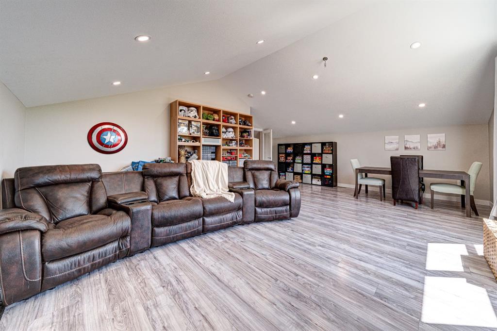 Picture for 2938 214   https://www.cirrealty.ca/reb/ldar/9/A2267019_40.jpg