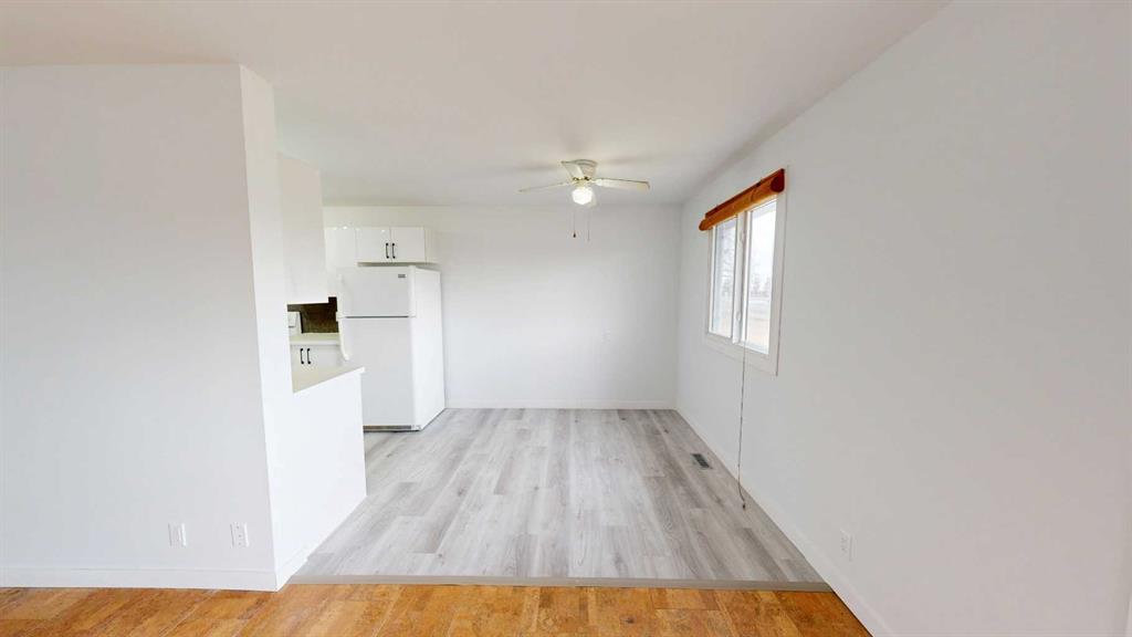 Picture for 40, 5 Acadia Road W