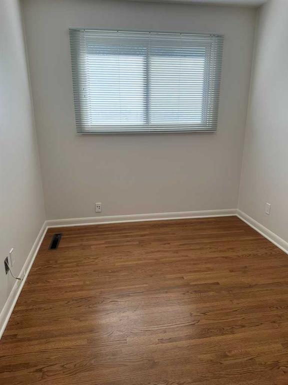 Picture for 1726 15 Avenue S