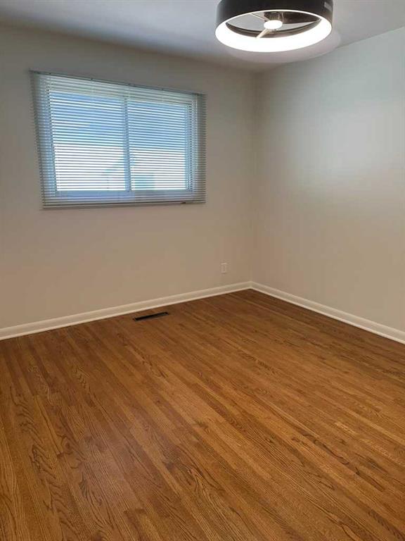 Picture for 1726 15 Avenue S