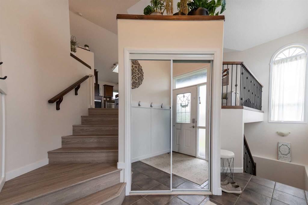 Picture for 148 Coalbanks Boulevard W