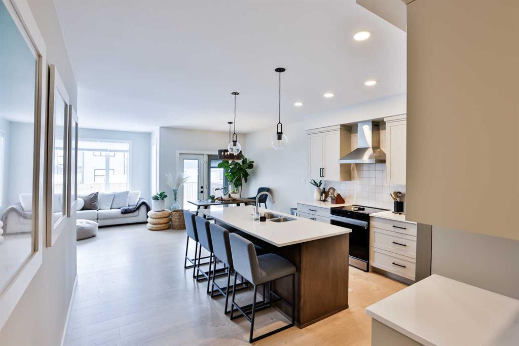 Picture for 549 Riverhills Way W