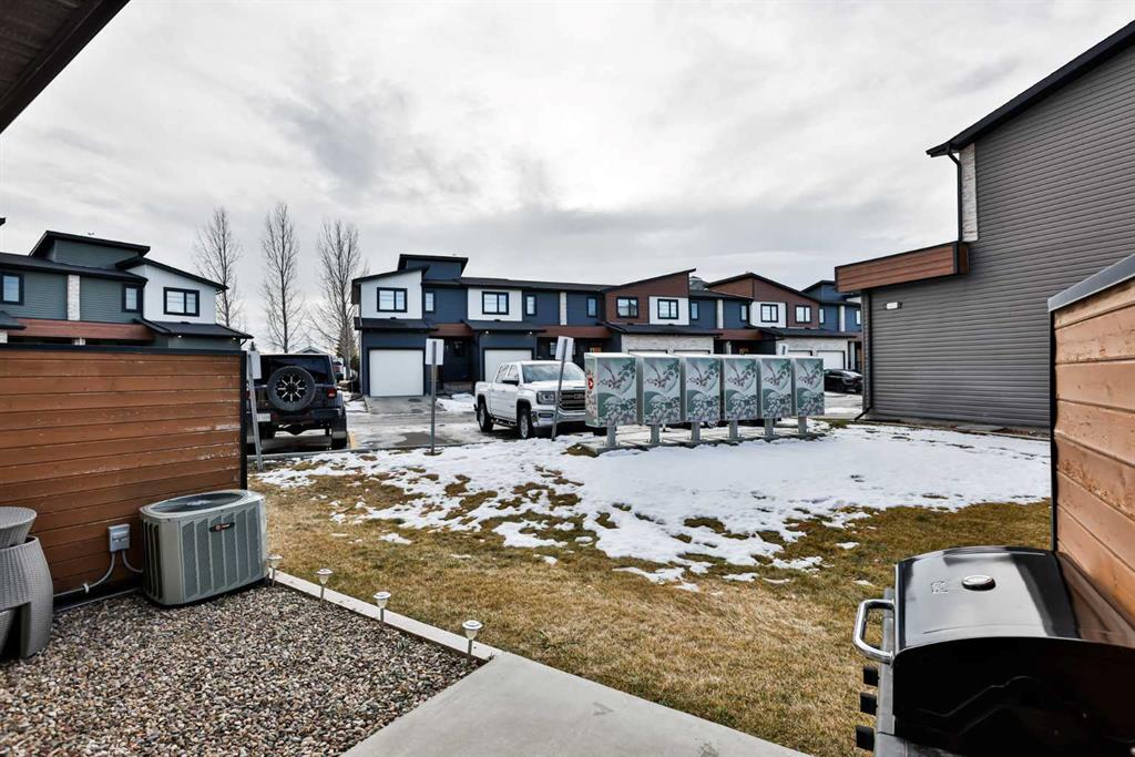 Picture for 2, 426 Highlands Boulevard W