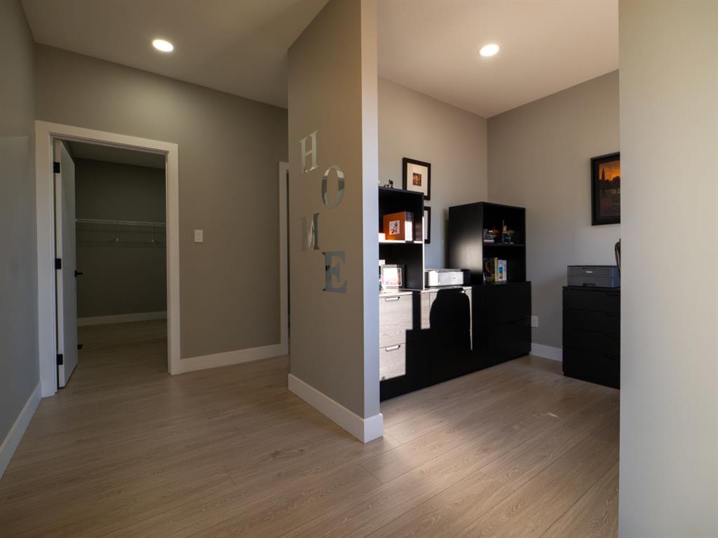 Picture for 57 Goldenrod Place W