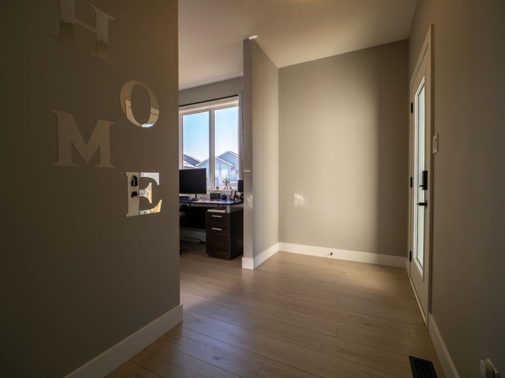 Picture for 57 Goldenrod Place W