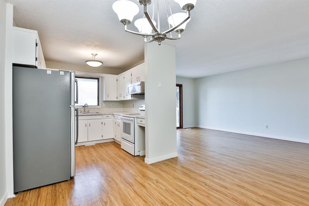 Picture for 3, 3604 20 Avenue S