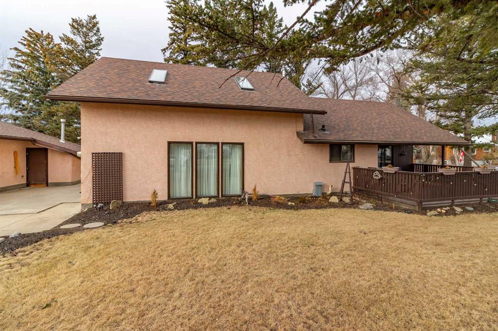 Picture for 253 51 Avenue E  