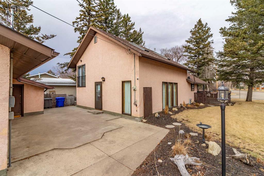 Picture for 253 51 Avenue E  