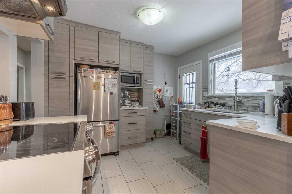 Picture for 819 8 Street S