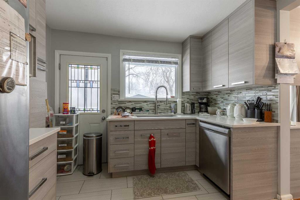 Picture for 819 8 Street S