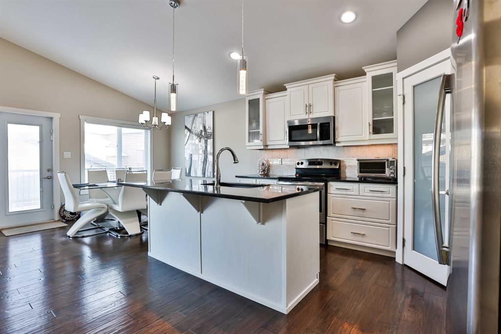 Picture for 517 Sixmile Crescent S