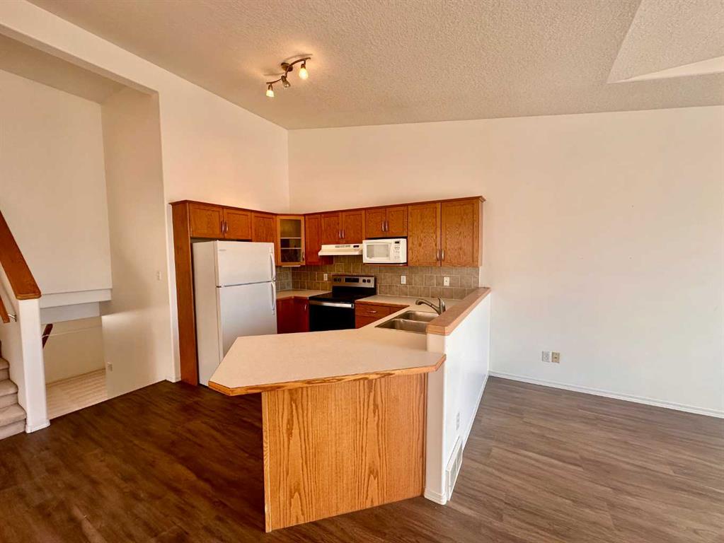 Picture for 613 Squamish Lane W