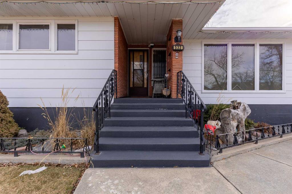 Picture for 533 16 Street S