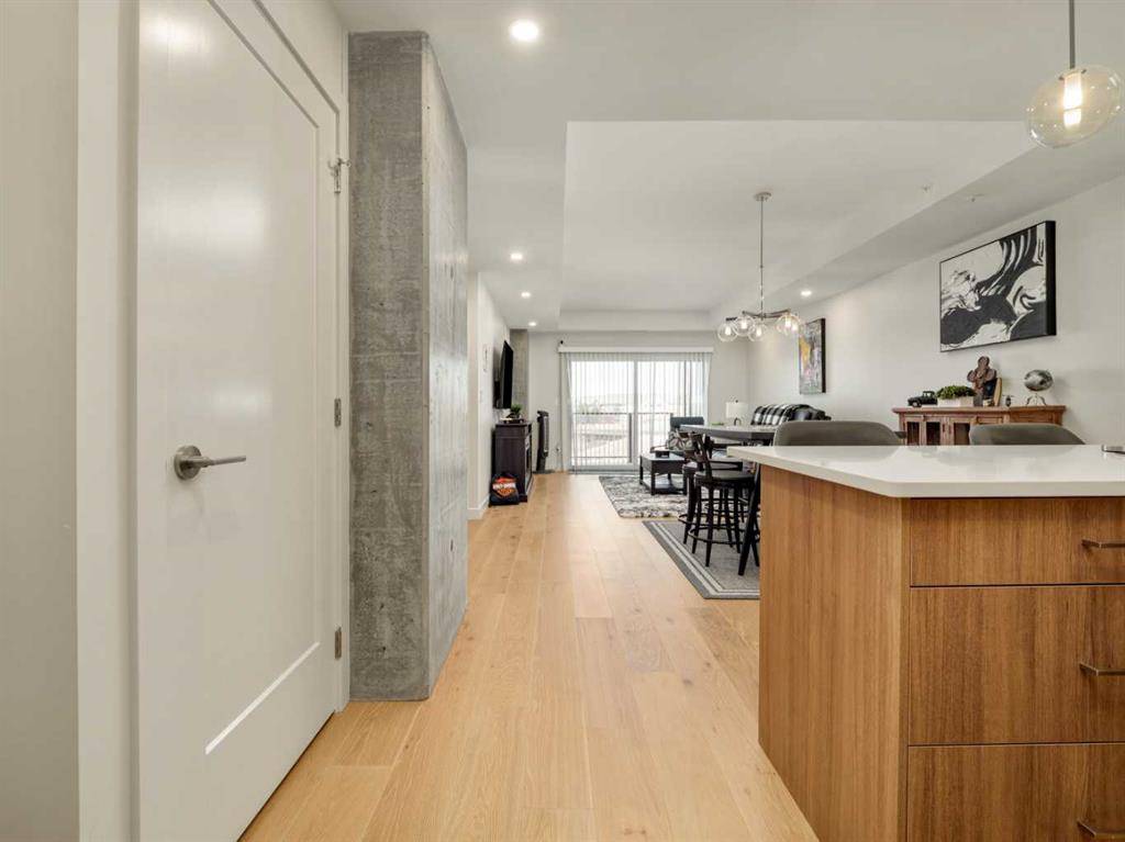 Picture for 218, 102 Scenic Drive N