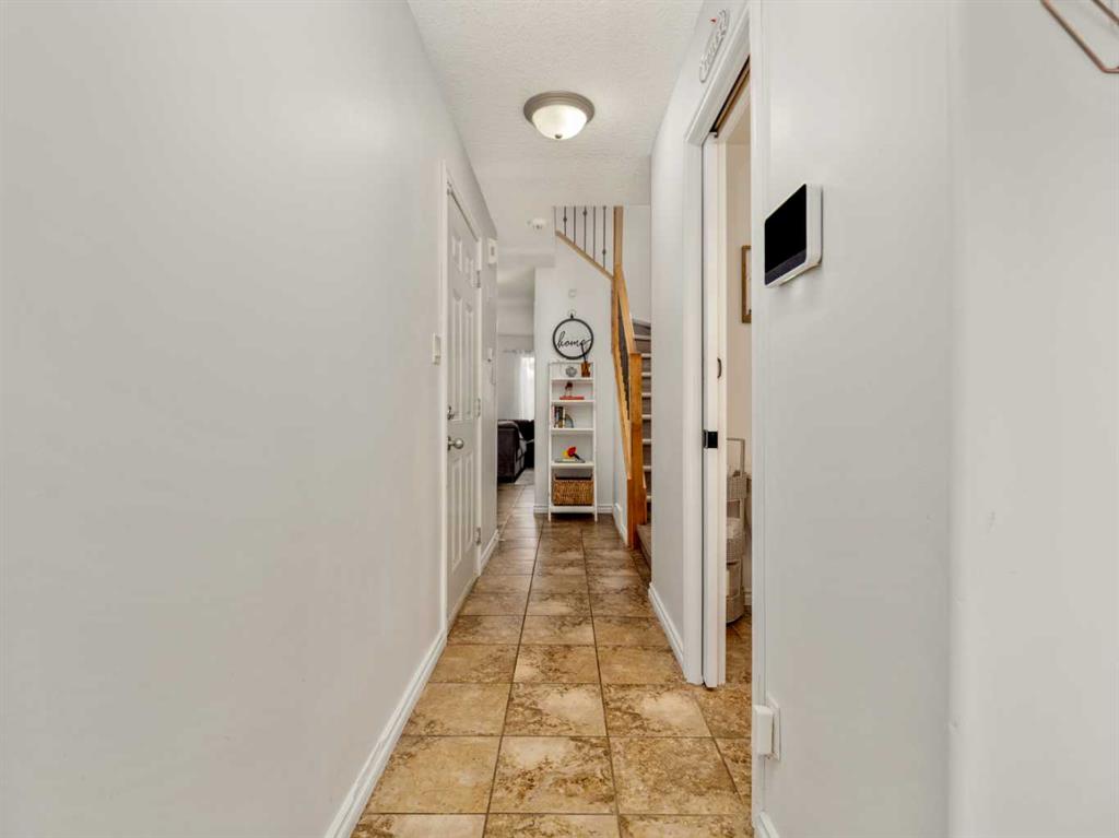 Picture for 244 Kodiak Boulevard N