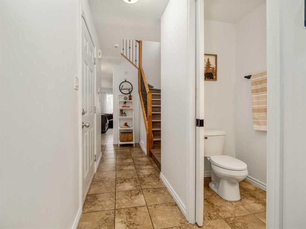 Picture for 244 Kodiak Boulevard N