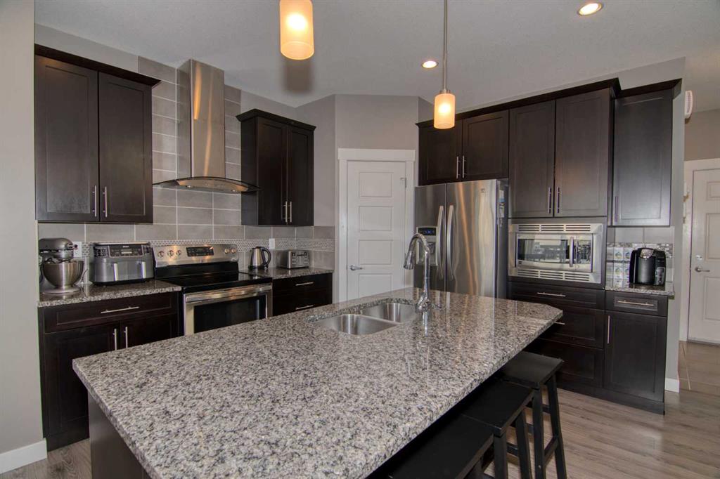 Picture for 559 Moonlight Lane W