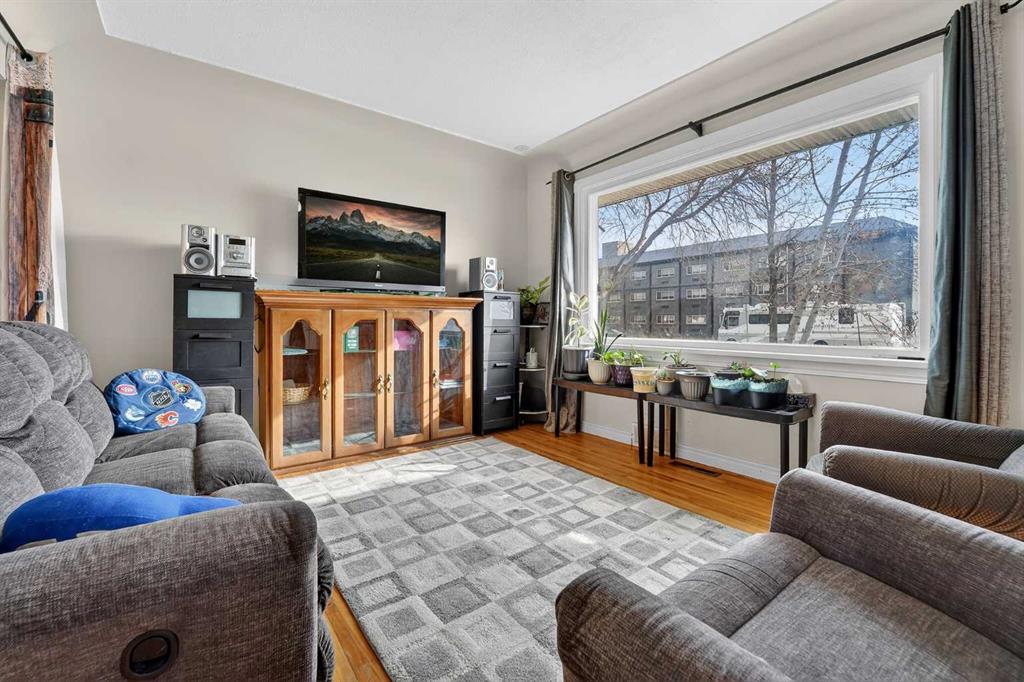 Picture for 536 21 Street S