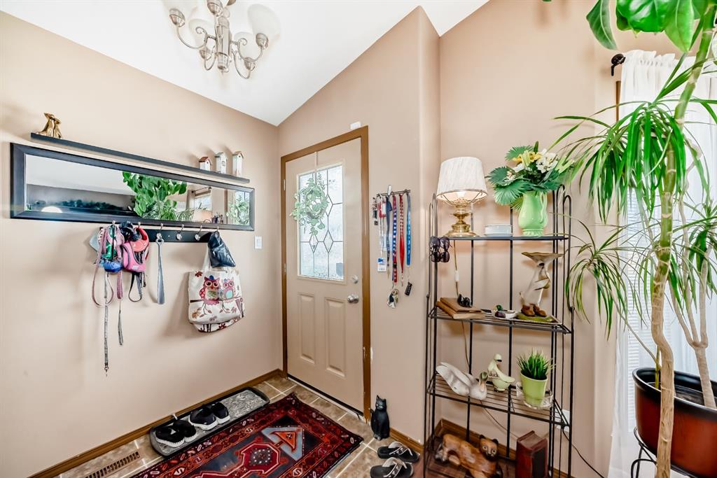 Picture for 493 Squamish Lane W