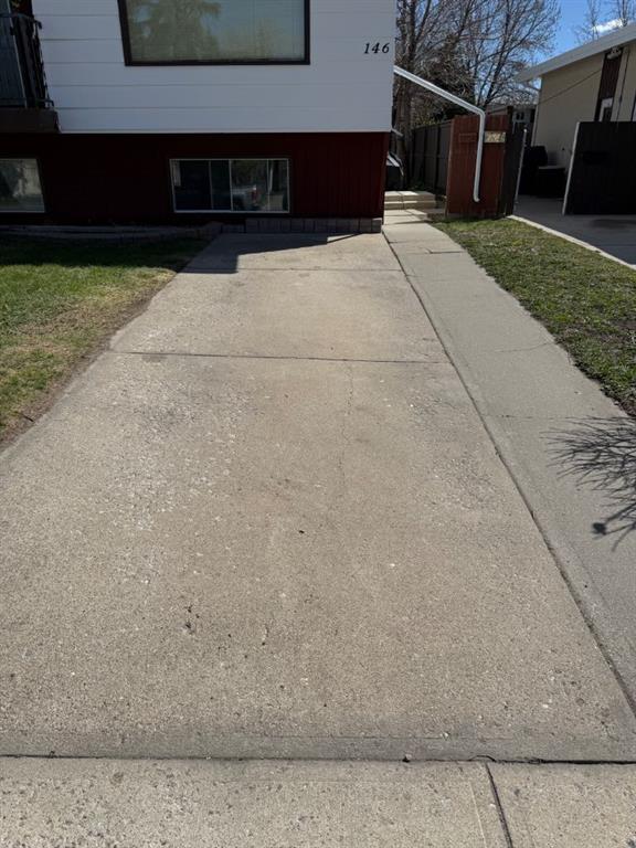 Picture for 146 McGill Boulevard W