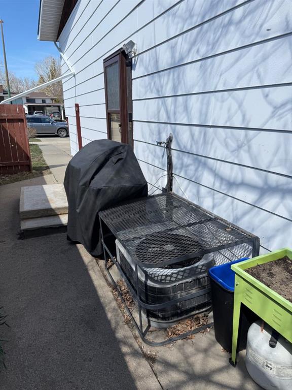 Picture for 146 McGill Boulevard W