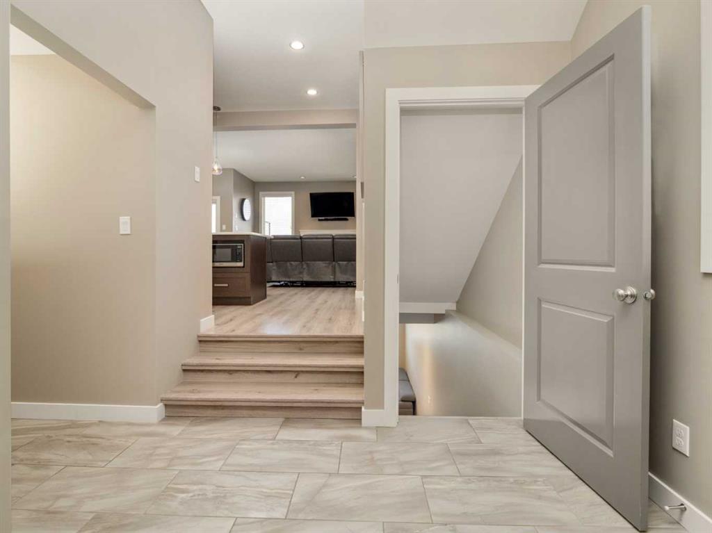 Picture for 413 Devonia Way W