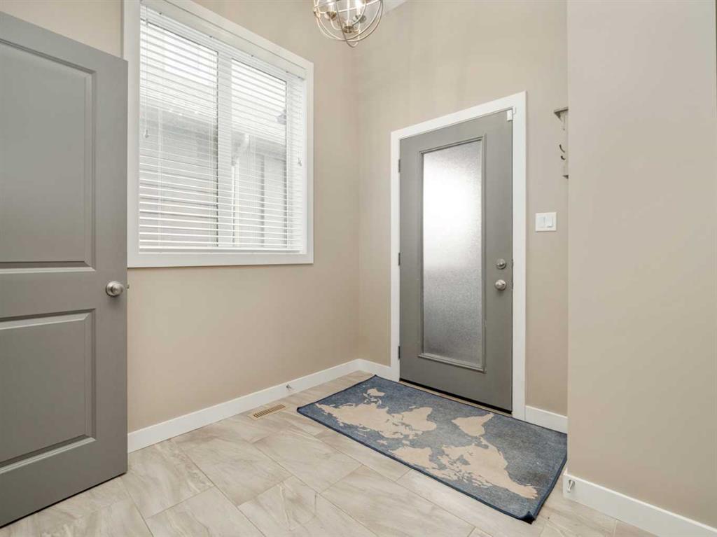 Picture for 413 Devonia Way W