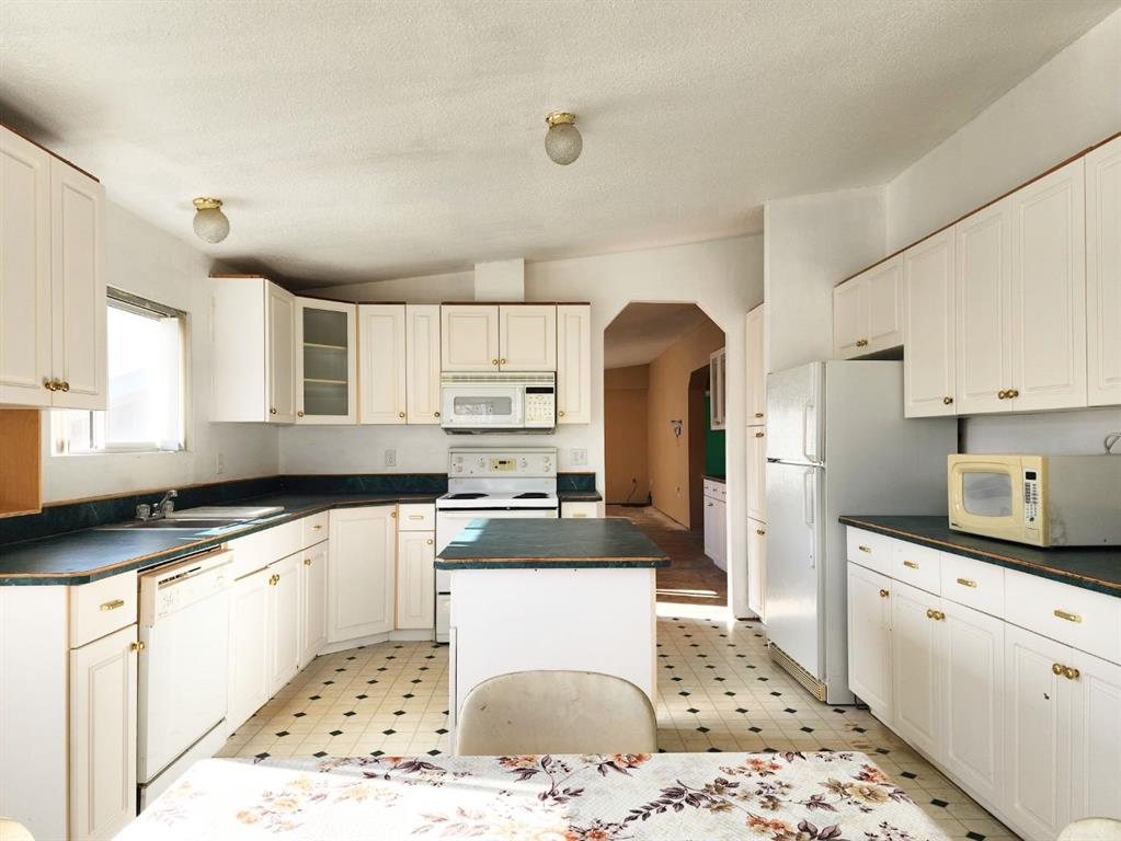 Picture for 234 49 Ave E  