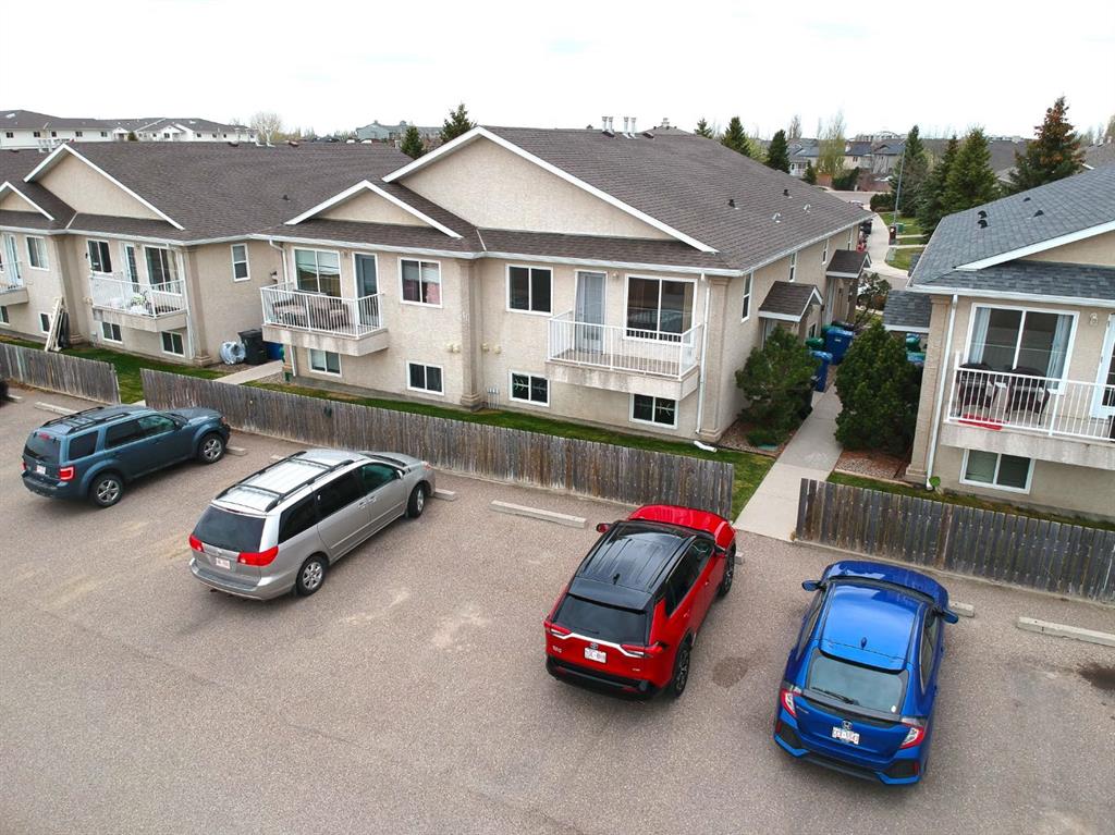 Picture for 4, 11 Highlands Place W