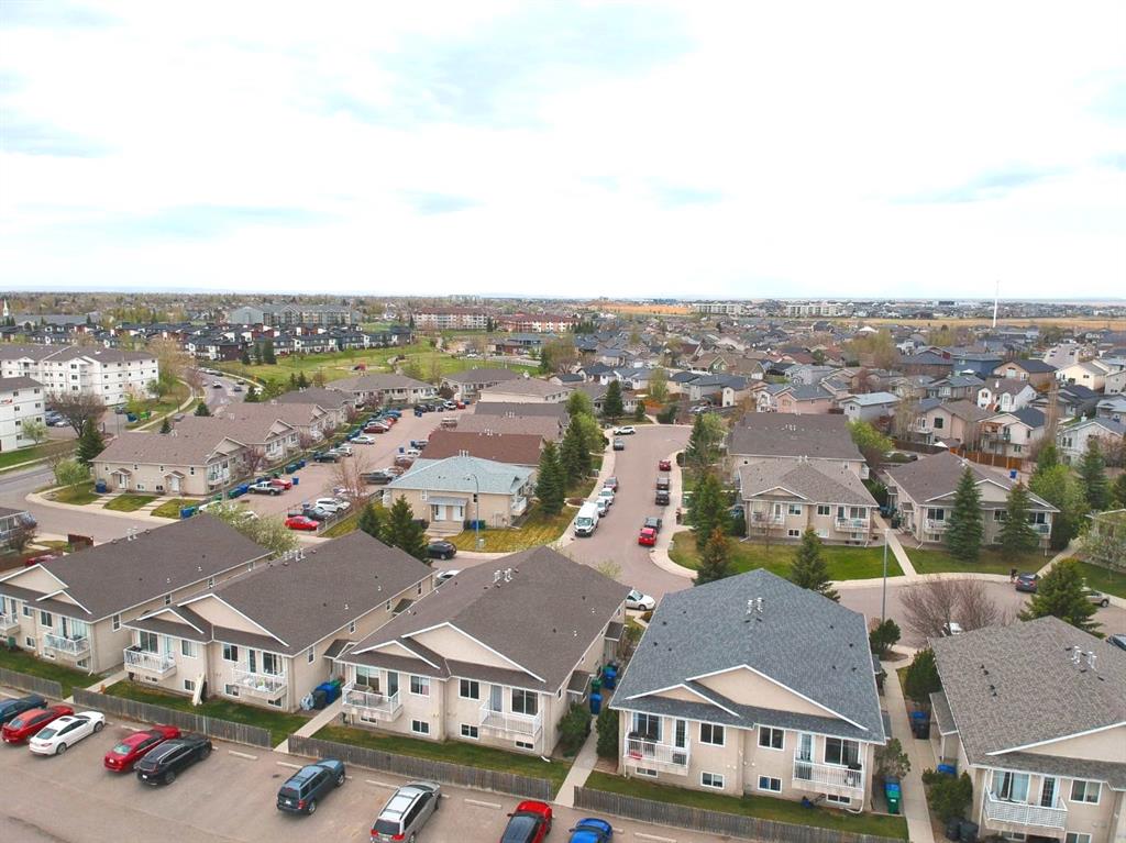Picture for 4, 11 Highlands Place W