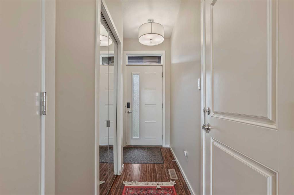 Picture for 2, 422 Highlands Boulevard W