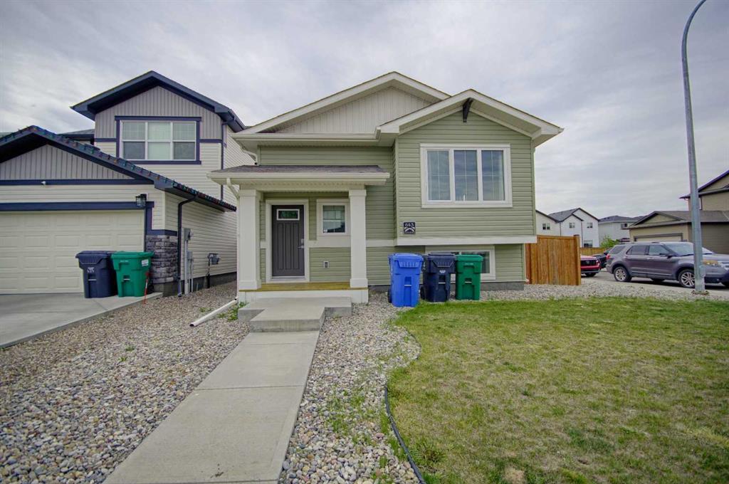 Picture for 643 Moonlight Lane W