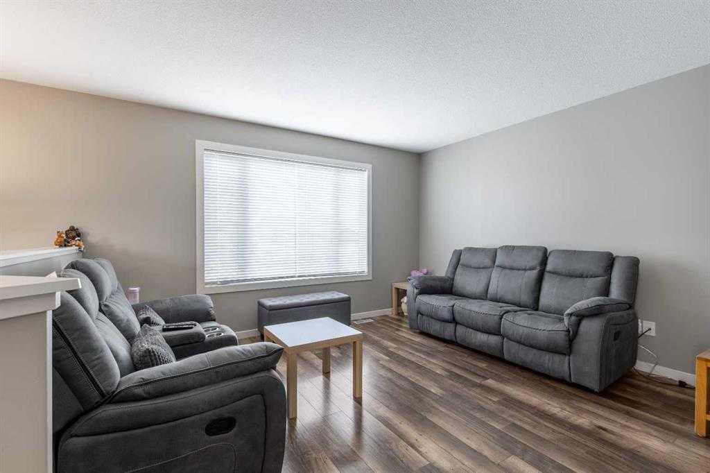Picture for Main Floor, 139 Mt Sundial Court W