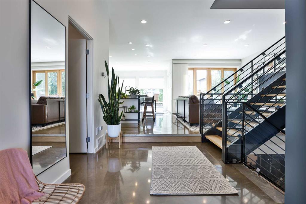 Picture for 22 Riverland Close W