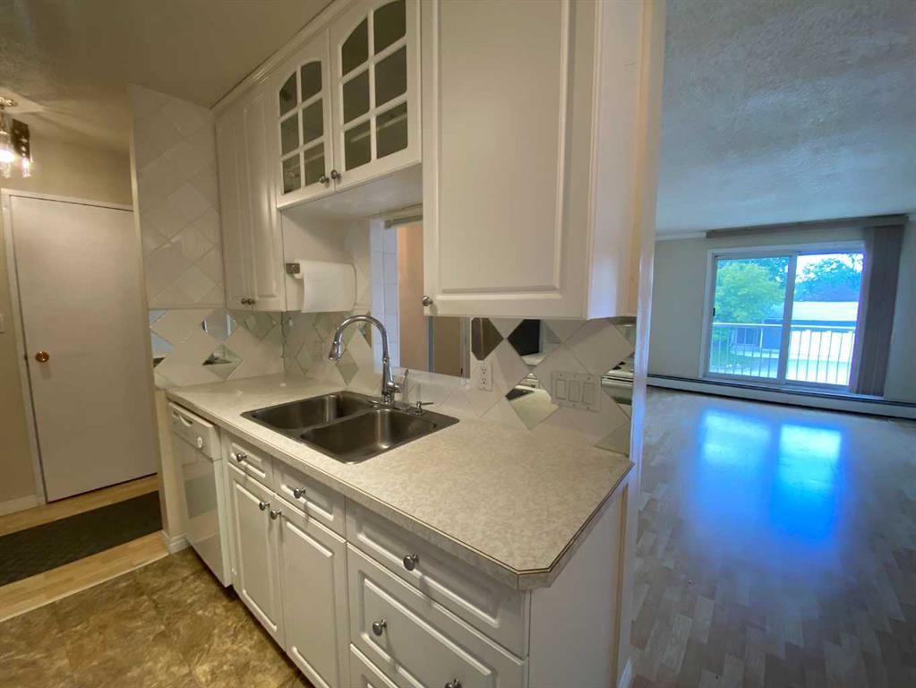 Picture for 311, 8601 22 Avenue 