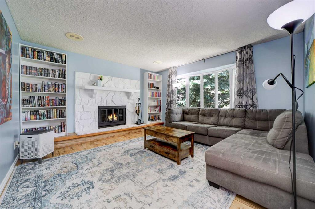 Picture for 110 Temple Boulevard W