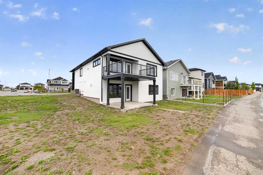 Picture for 680 Sixmile Crescent S