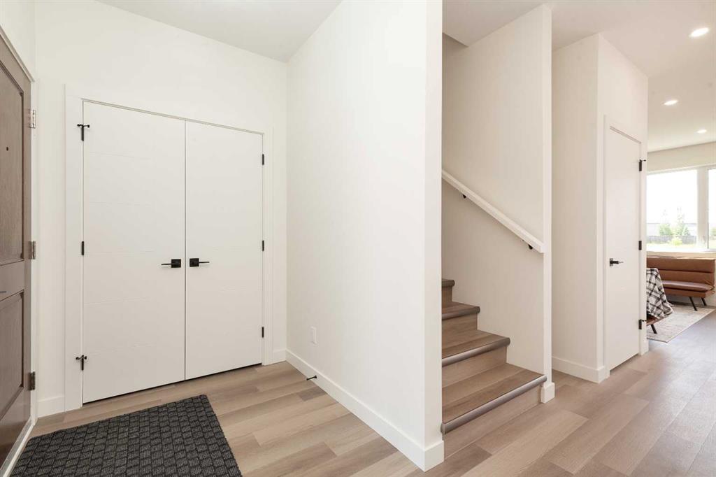 Picture for 393 Rivergrove Chase W