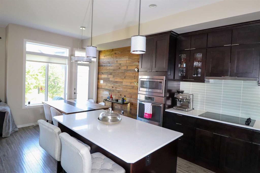Picture for 4, 442 Highlands Boulevard W