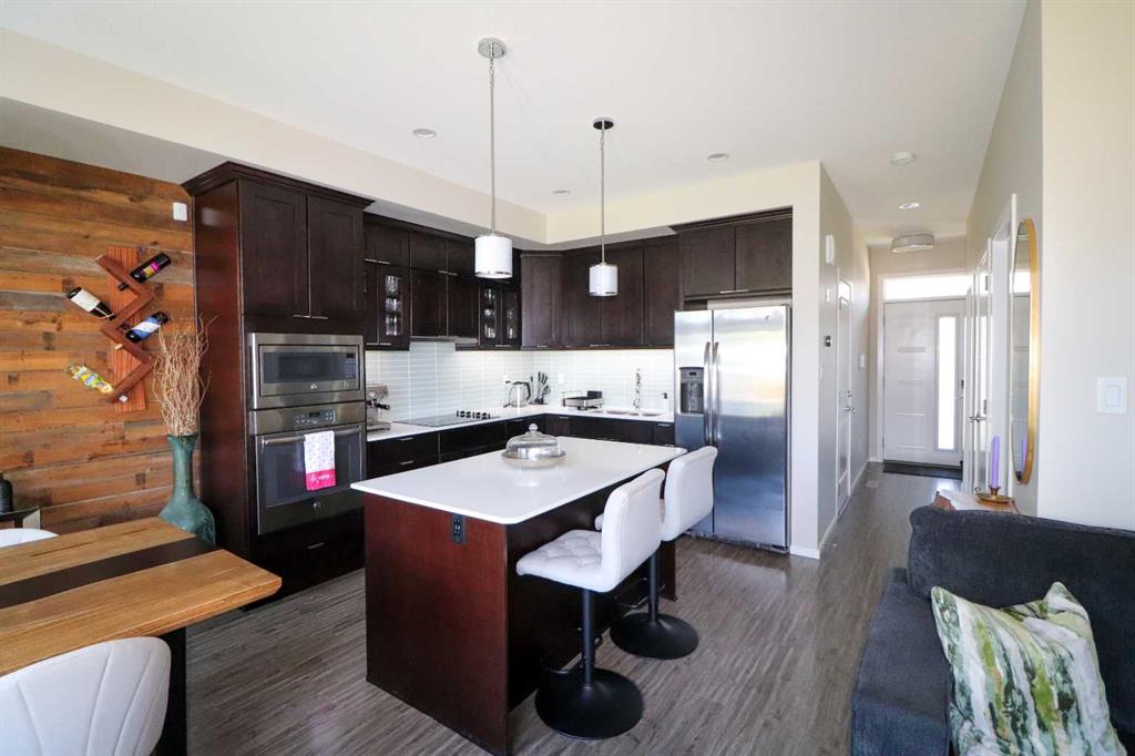 Picture for 4, 442 Highlands Boulevard W