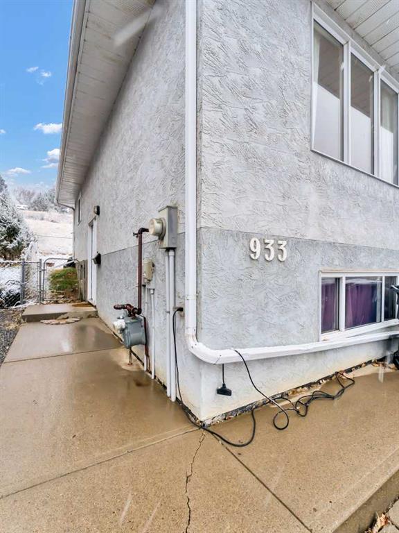 Picture for 933 &amp; 935 1 Street SW