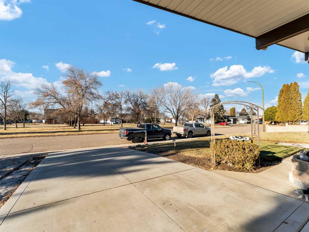 Picture for 747 Lokier Avenue NW