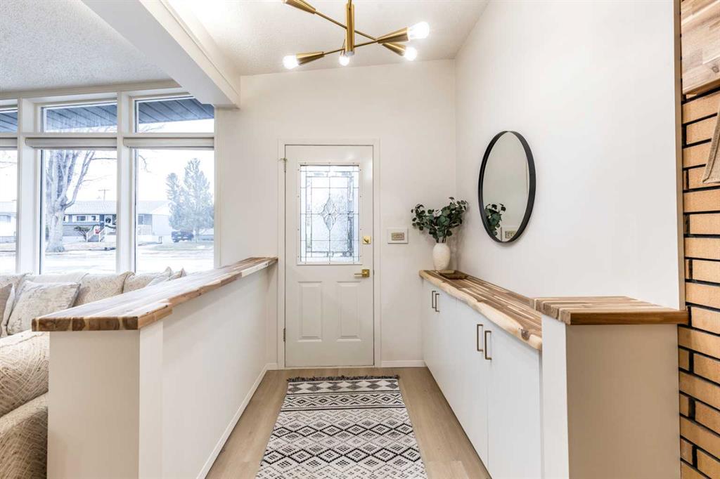 Picture for 150 11 Street NE