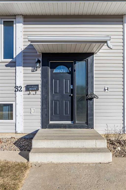 Picture for 32 Rossland Boulevard SE